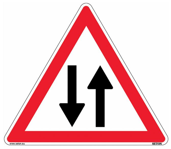 Two-way traffic on Rte de la Sainte Beaume